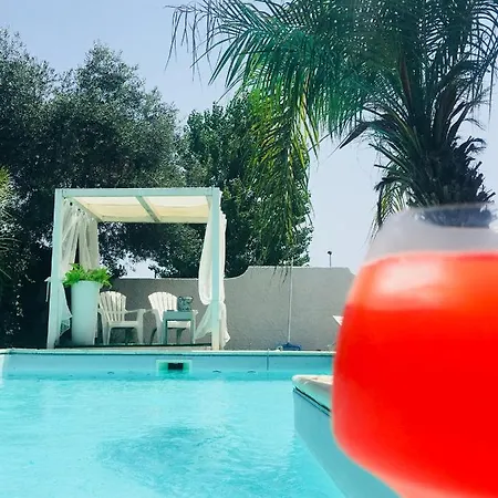 Pool House *